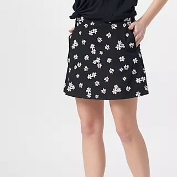 Cuddl Duds Dresses & Skirts - EUC- CUDDL DUDS SKORT- BLACK DAISY (SIZE MEDIUM)